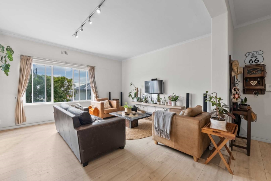 2 Bedroom Property for Sale in Vredehoek Western Cape